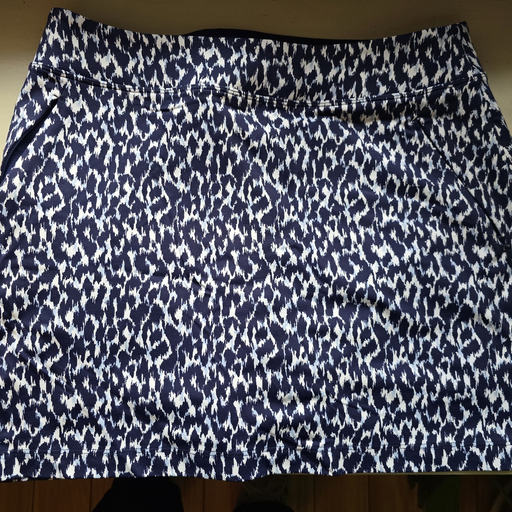 New Tommy BAHAMA Navy and White Patterned Women's Skort